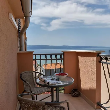 Gaestezimmer Fuer Zwei Personen Mit Balkon Apartment *