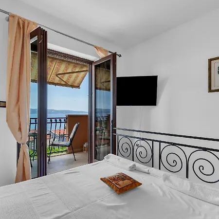 Apartment Gaestezimmer Fuer Zwei Personen Mit Balkon *