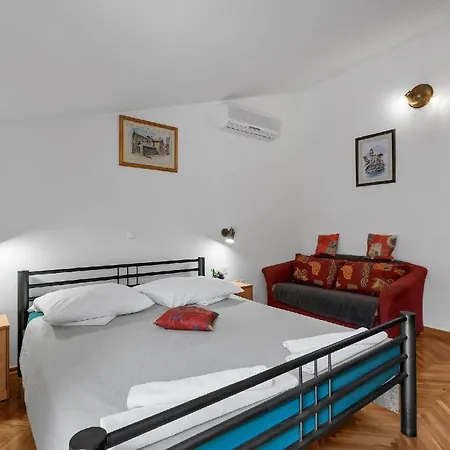 Gaestezimmer Fuer Zwei Personen Mit Balkon * Duce