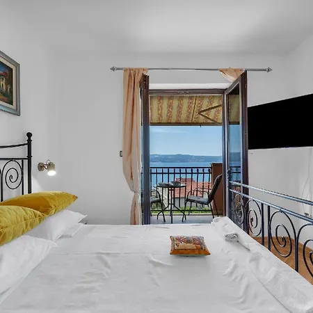 Gaestezimmer Fuer Zwei Personen Mit Balkon Duce
