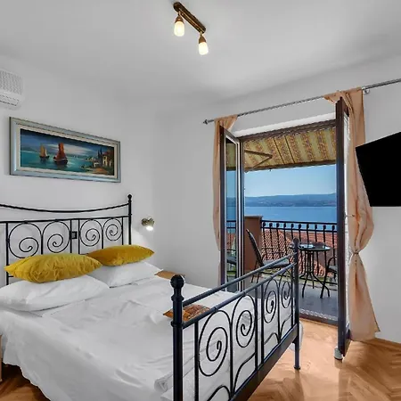 Gaestezimmer Fuer Zwei Personen Mit Balkon Apartment Duce